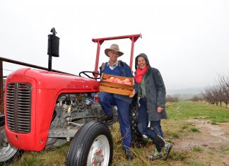 Local organics co-op: an Aussie first Mount Alexander Fruit Garden's Hugh and Katie Finlay are among the founding members of a ground-breaking new local organic farming co-op venture.