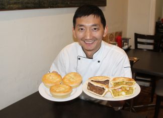 The best in Oz! Country Cobb Bakery's Chan Khun has created Australia's No.1 Best Pie!