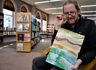 Buzz along to the bee Castlemaine librarian Stewart Winser invites community members to hone their spelling skills and get along to the third annual Adult Spelling Bee. Photo: Eve Lamb