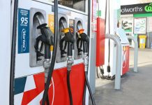 Fuel prices skyrocket The retail market petrol share of the supermarket chains has declined and independent retailers now have a bigger share of the Australian market, contributing to increased competition.