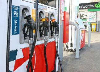 Fuel prices skyrocket The retail market petrol share of the supermarket chains has declined and independent retailers now have a bigger share of the Australian market, contributing to increased competition.