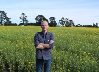 Mine bid withdrawn Comedian Tom Gleeson led a petition to stop Perth-based mining company Macedon Resources from beginning rock chip sampling, mapping and low-impact drilling in the Macedon Ranges' east.