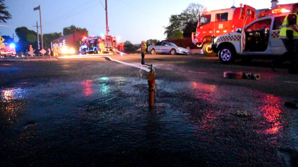 Fire closes High Street
