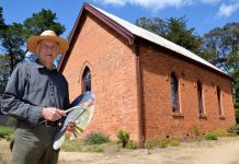 From Montsalvat to Elphinstone Artist and teacher David Moore is shifting his popular oil painting classes from Montsalvat in Melbourne to a special location at Elphinstone.