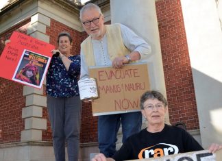 RAR welcomes medevac Rural Australians for Refugees Castlemaine members Bev Campbell, Wes Campbell and Ellen O'Gallagher following last week's federal medevac vote.