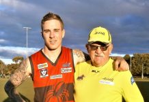 Umpire notches up 1500