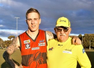 Umpire notches up 1500