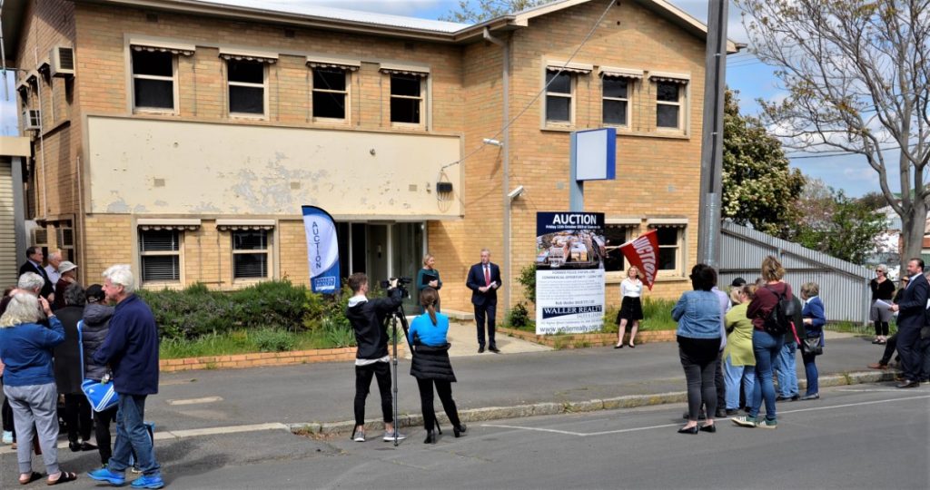 Old Castlemaine police station sells at auction
