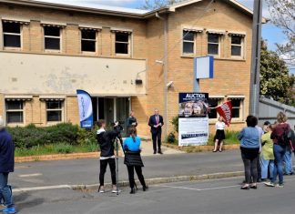 Old Castlemaine police station sells at auction