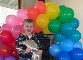 ‘Pay it forward’ balloons bring joy
