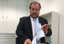 Anti-vaxxers target region