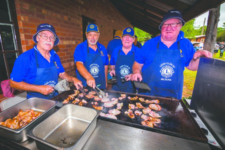 Gaze-grabber! Retro carriage now ready to roll