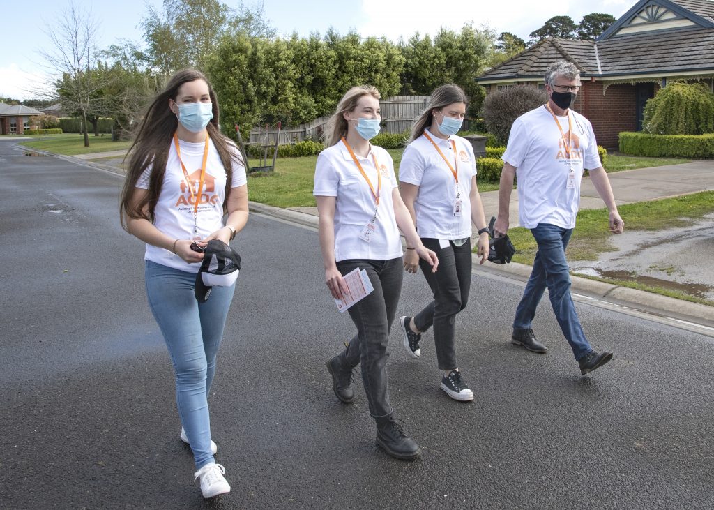 People connectors reach out