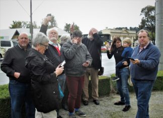 Promises to fix mobile blackspots