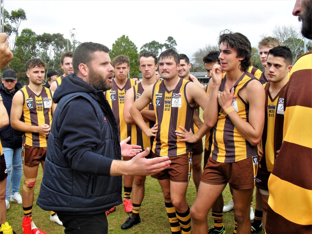 Late goal stymies Hawks’ fightback