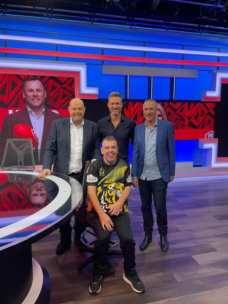 Hayden shines on Fox Footy