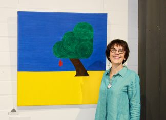 Artist fundraises to support Ukraine