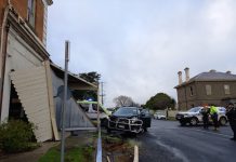 Men flee scene of crash at Kyneton