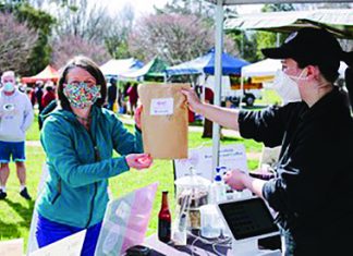 Macedon Ranges mayor takes up Plastic Free July challenge