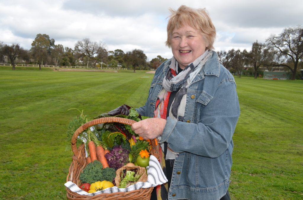 Calling friendly foodies