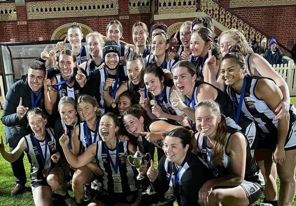 Magpie women win ultimate prize