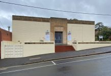 Gallery closure looms