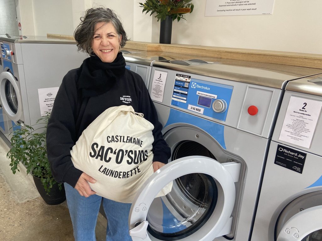 Laundry service for friends in need