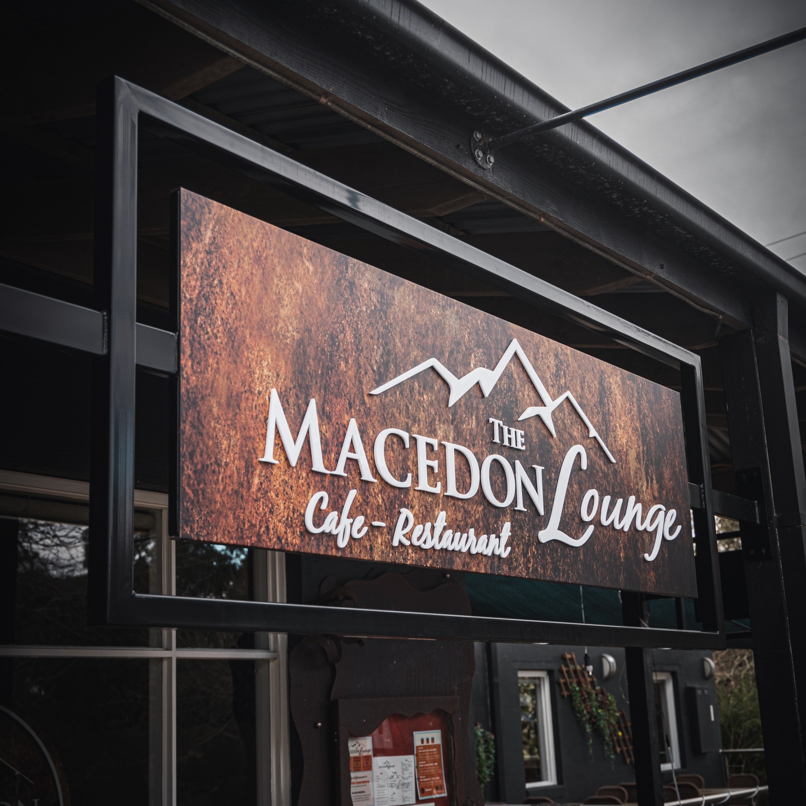 MacedonLounge 1