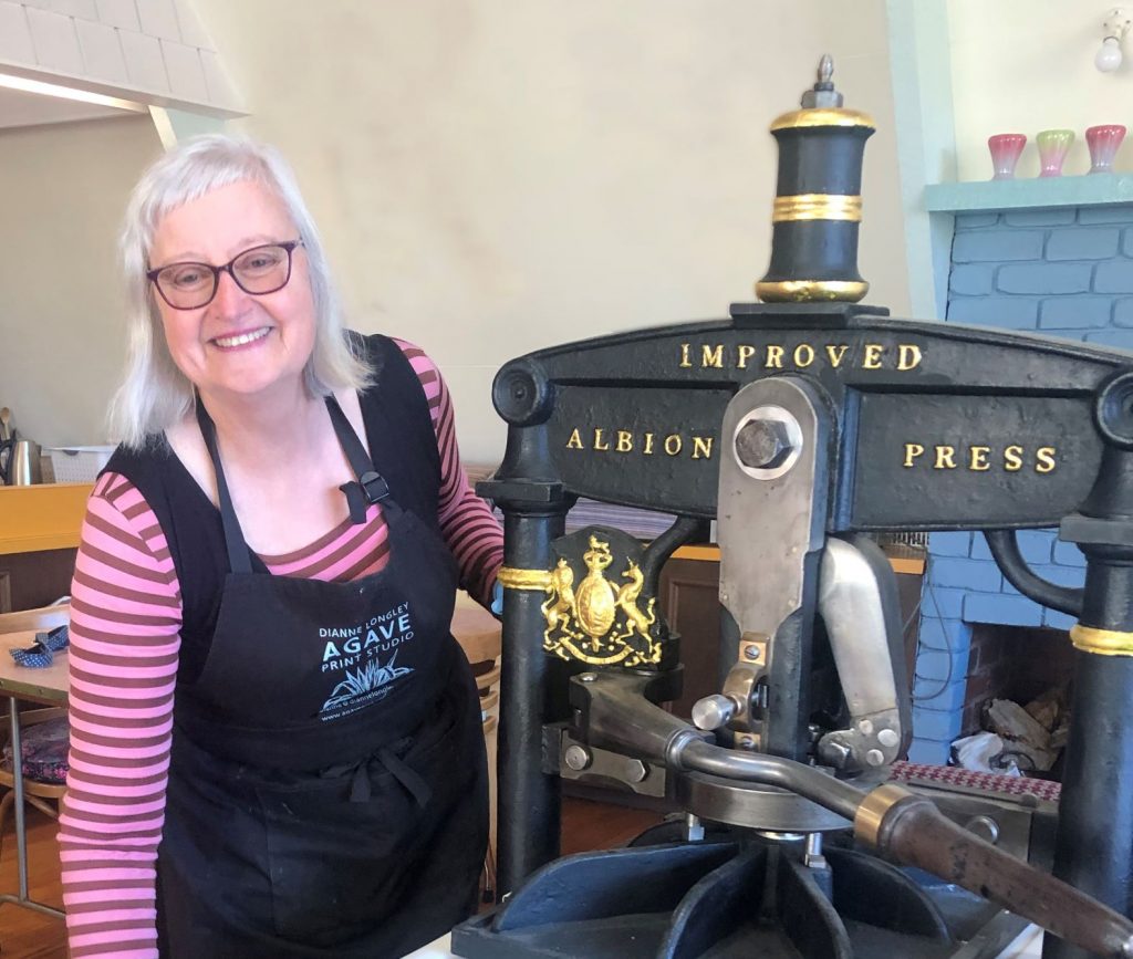 Master and apprentice to exhibit together