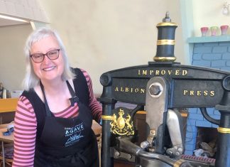 Master and apprentice to exhibit together