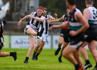 Castlemaine late surge