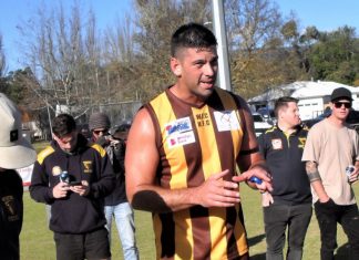 Class ruck lifts Hawks