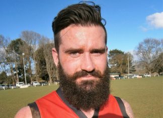 Redbacks stay in the hunt