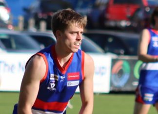 Bulldogs hold off late surge