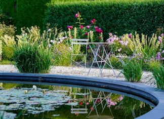 Come to a garden party