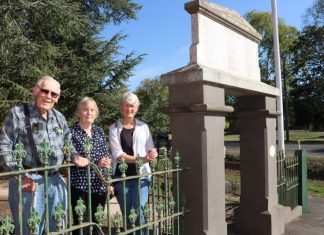 Memorial gates to be restored