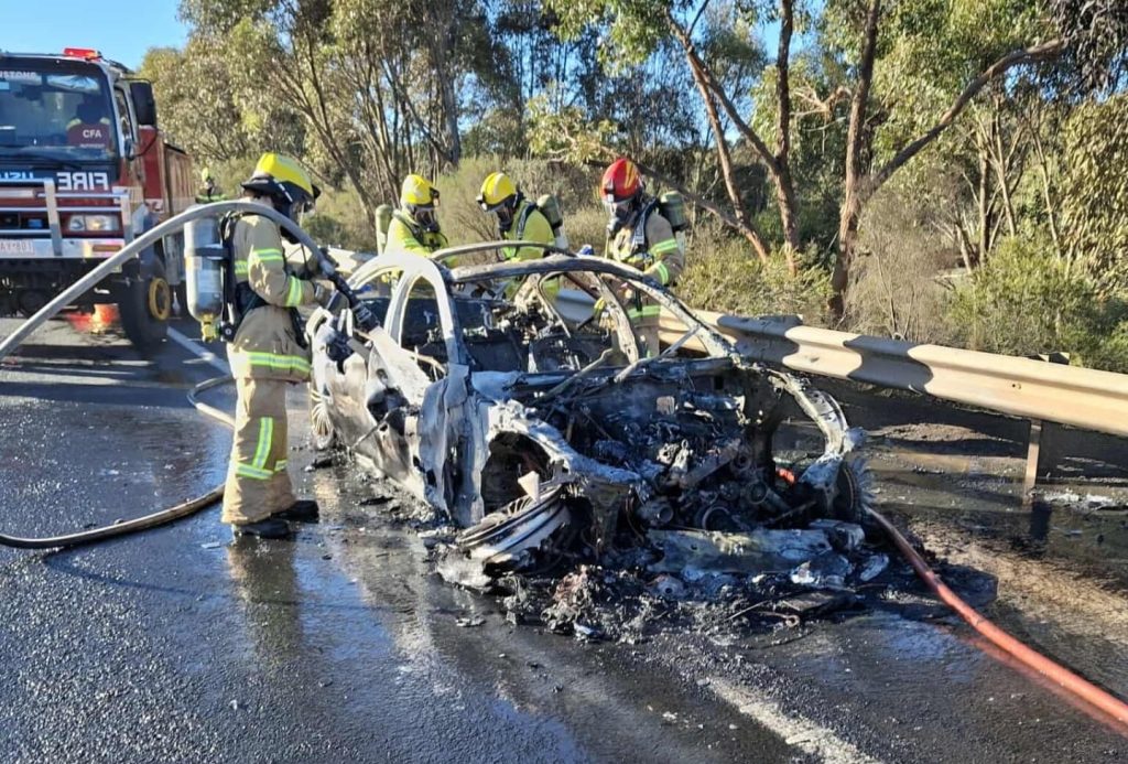 Car ignites on Calder