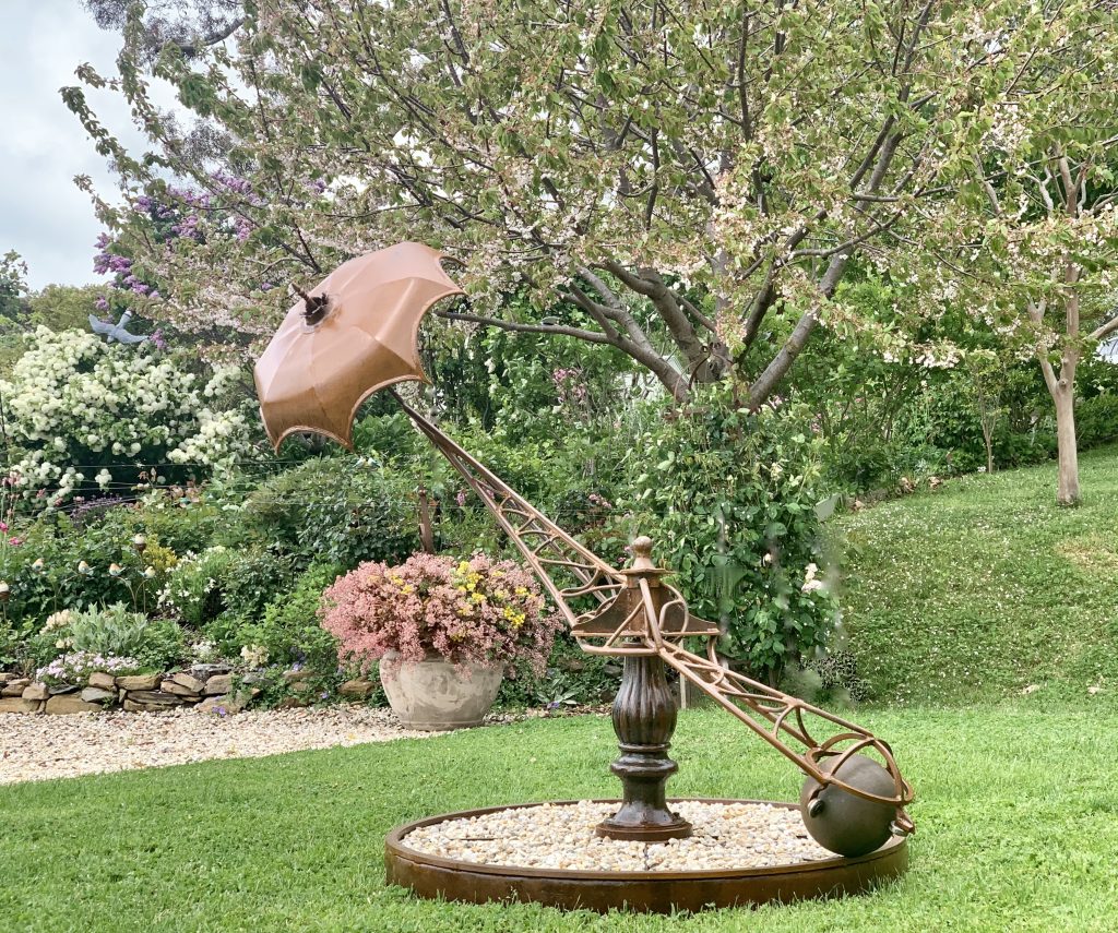 Enjoy the beauty of garden and art