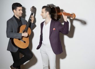 World-class guitar duo in Woodend