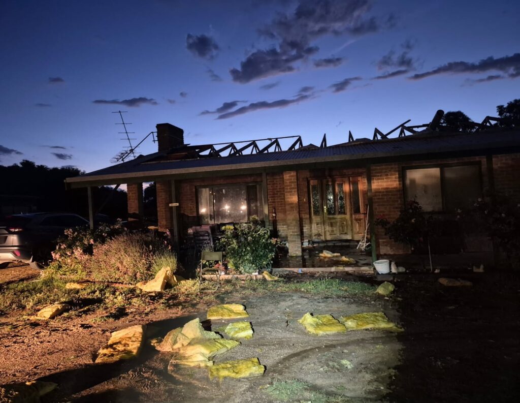 ‘Mini tornado’ strikes