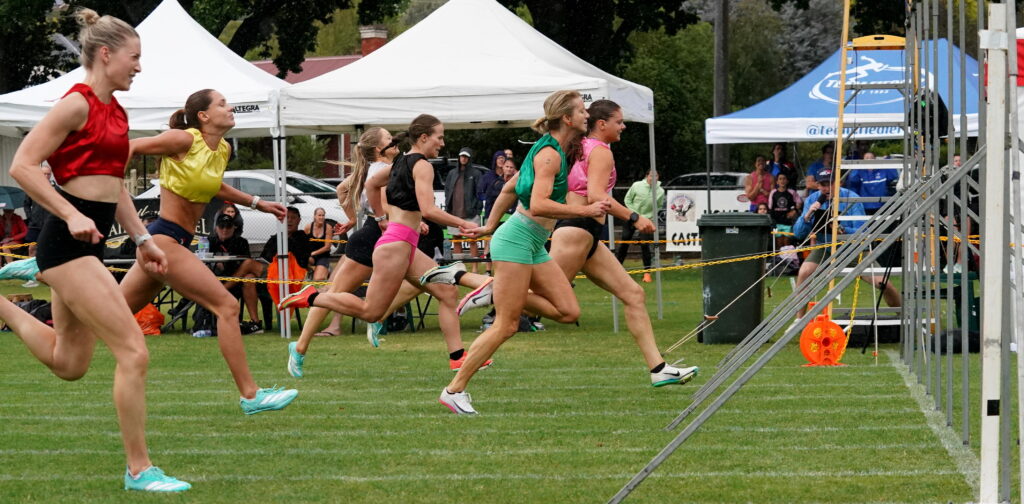 Runners brave the wet
