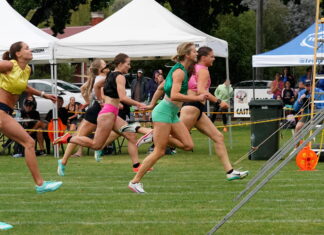Runners brave the wet