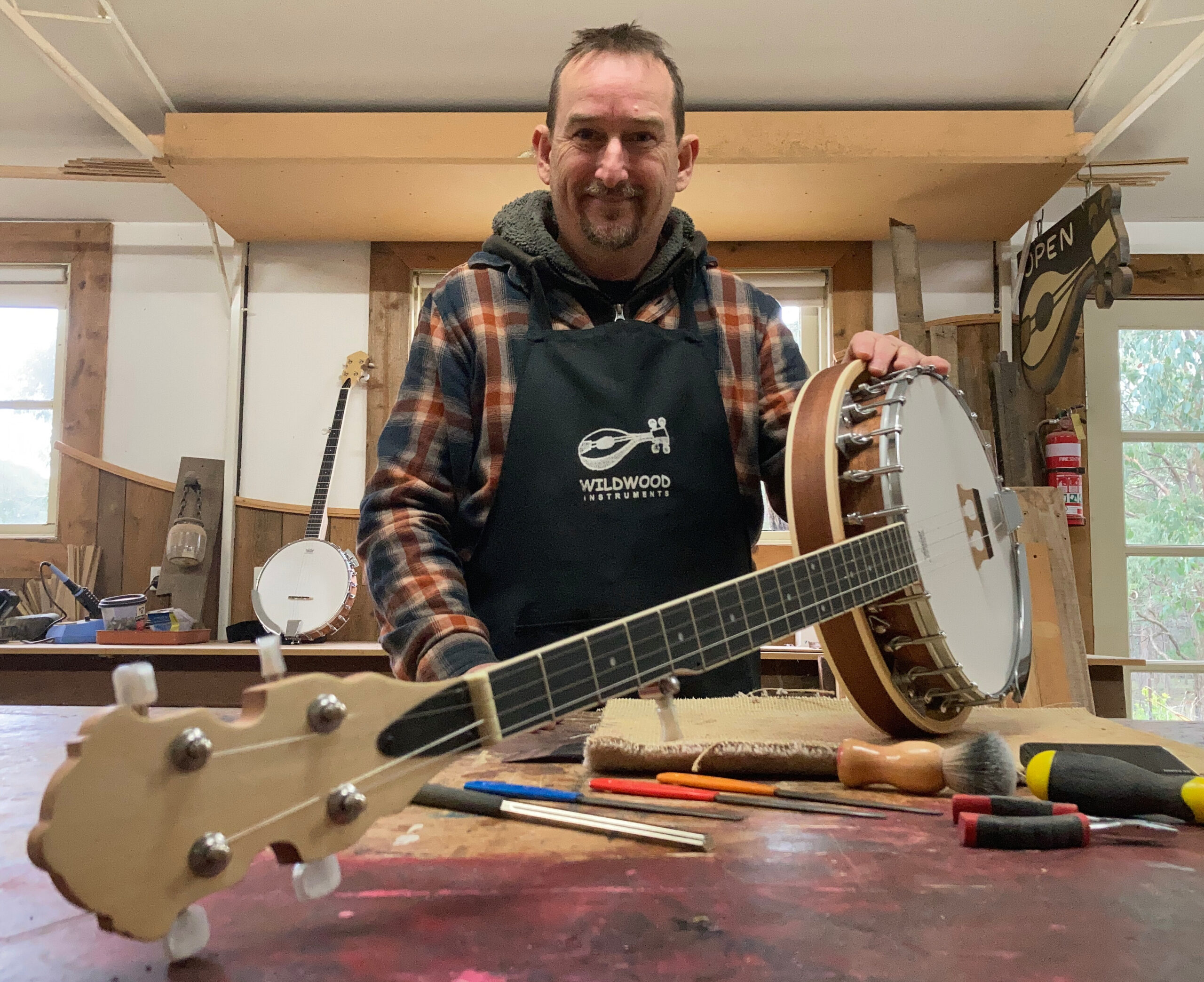 Build yourself a banjo