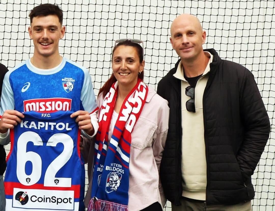 Johnstone makes VFL debut